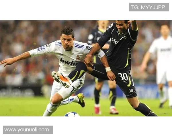 韩国足球明星组合闪耀赛场展现团队精神与个人魅力